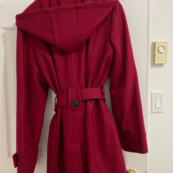 COPY - LONDON FOG Collection - Knee length Belted Trench Coat - Picture 3 of 3